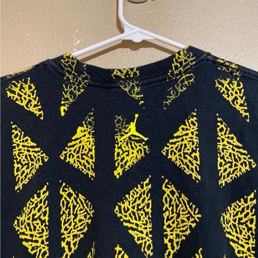 Vintage Y2K Air Jordan Gold Black AOP Logo Graphic Puff T-Shirt Men’s M - Picture 5 of 8